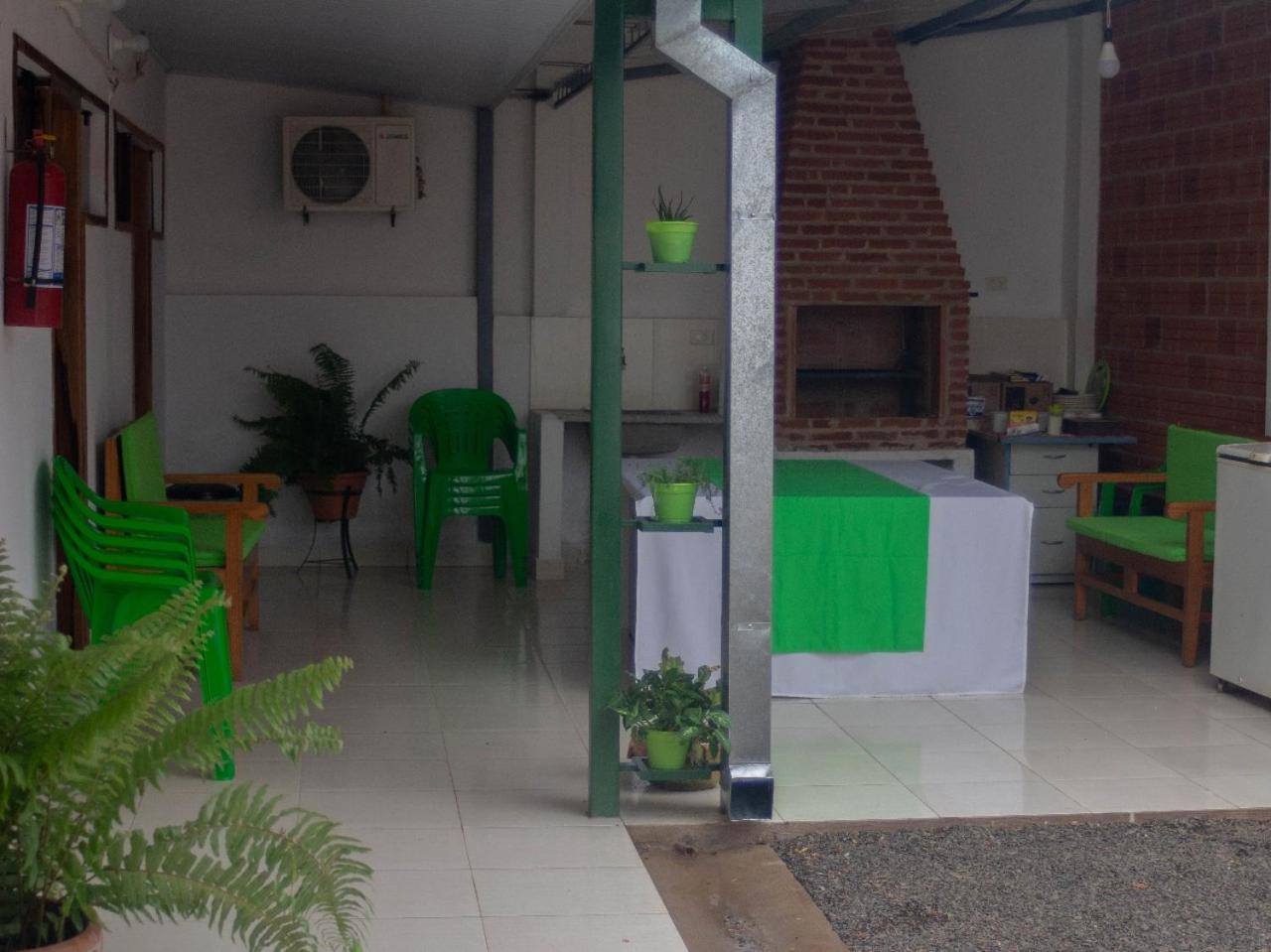 Helecho'S Hostal Encarnacion Exterior photo